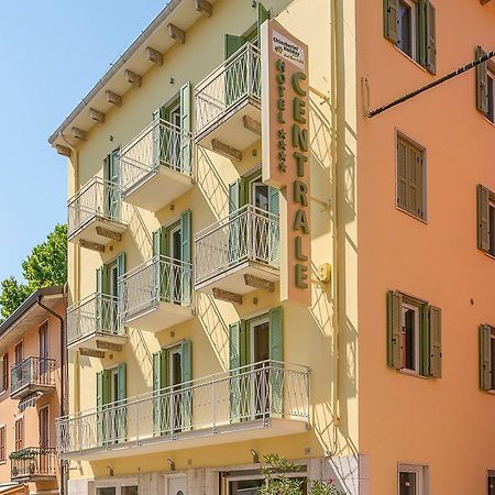 Hotel Centrale Garda  Exterior foto