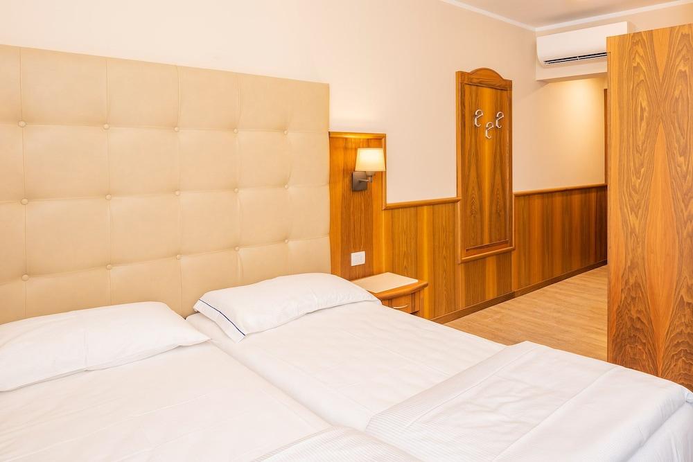 Hotel Centrale Garda  Exterior foto